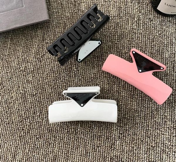 european and american letter claw clip net red high-end triangular back shark hair jewelry suitable for women in three colors, Slivery;golden
european and american letter claw clip net red high-end triangular back shark hair jewelry suitable for women in three colors, Slivery;golden