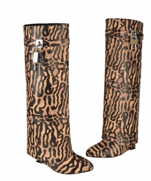 new fashion thick soled leather short boots round head lock lock shark boots women's slope heel high heel women's boots for girls, Black
new fashion thick soled leather short boots round head lock lock shark boots women's slope heel high heel women's boots for girls, Black