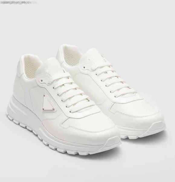 2023 prax 01 men brushed leather sneakers shoes white black technical rubber re-nylon runner trainers brand casual walking out of office sne
2023 prax 01 men brushed leather sneakers shoes white black technical rubber re-nylon runner trainers brand casual walking out of office sne