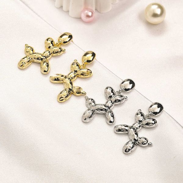 luxury desinger brand letter v earrings fashion jewelry stud earrings for women accessories love wedding party gift high quality, Golden;silver
luxury desinger brand letter v earrings fashion jewelry stud earrings for women accessories love wedding party gift high quality, Golden;silver