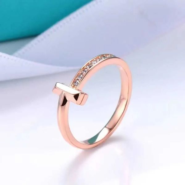 fashion designer rings for women men fashion trend brand rose gold ring couple sterling silver style holiday gift personalized wholesale
fashion designer rings for women men fashion trend brand rose gold ring couple sterling silver style holiday gift personalized wholesale