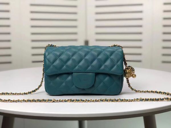 9a high-end classic small golden ball decoration method, stick leather solid color crossbody bag, women's designer bag, fashionable han
9a high-end classic small golden ball decoration method, stick leather solid color crossbody bag, women's designer bag, fashionable han