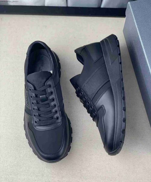 23s/s summer luxury men prax 01 sneakers shoes re-nylon brush leather low trainers mesh breath chunky sole skateboard walking famous brand f, Black
23s/s summer luxury men prax 01 sneakers shoes re-nylon brush leather low trainers mesh breath chunky sole skateboard walking famous brand f, Black