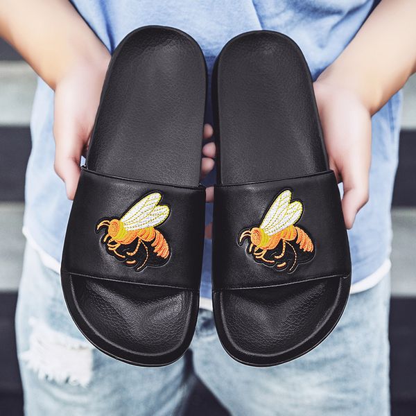 2024 men's small bee sandals women's flip-flops fashion slippers fashion classic sandals slipper flats slide size 39-46, Black
2024 men's small bee sandals women's flip-flops fashion slippers fashion classic sandals slipper flats slide size 39-46, Black
