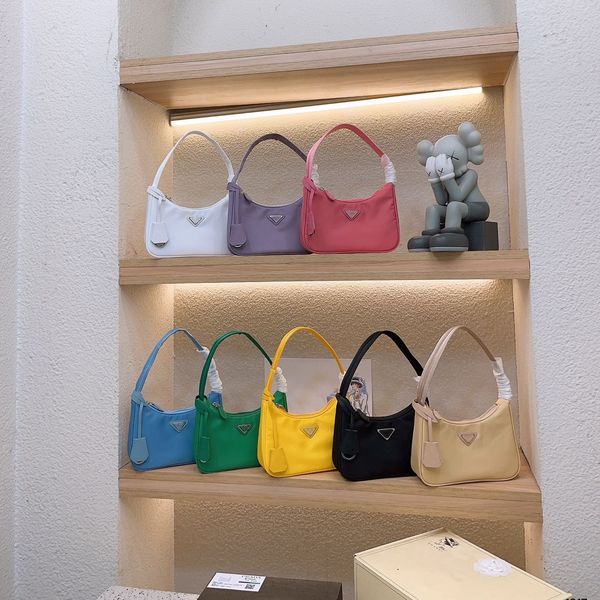 luxury designer loop bag croissant bags shoulder hobo designer purse m81098 cosmetic half-moon baguette underarm handbag crossbody metal cha
luxury designer loop bag croissant bags shoulder hobo designer purse m81098 cosmetic half-moon baguette underarm handbag crossbody metal cha