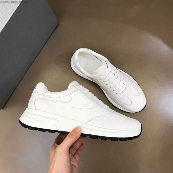 luxury sporty-stylish prax 01 men sneakers shoes re-nylon chunky rubber lug sole trainers technical materials enamel triangle casual walking, Black
luxury sporty-stylish prax 01 men sneakers shoes re-nylon chunky rubber lug sole trainers technical materials enamel triangle casual walking, Black