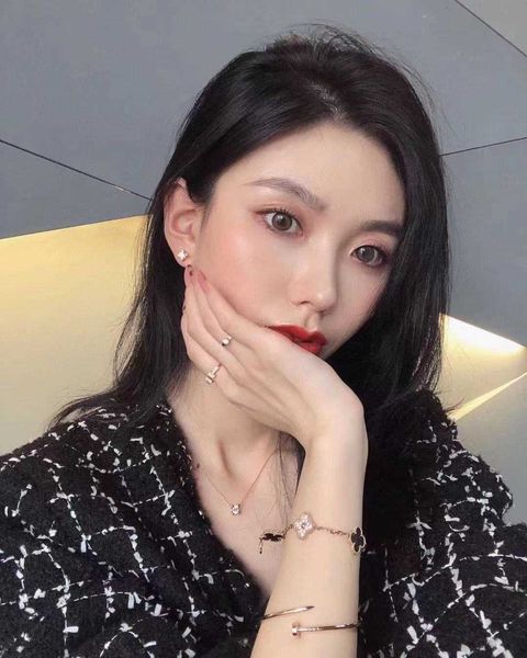 designer luxury jewelry women ox horn diamond necklace champagne gold clavicle chain high carbon seiko version fashion women's jewelry, Silver
designer luxury jewelry women ox horn diamond necklace champagne gold clavicle chain high carbon seiko version fashion women's jewelry, Silver