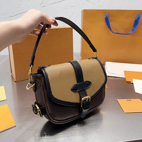 fashion flap saddle bag women crossbody shoulder bags old flower letters golden hardware detachable handle strap small handbag purse 20cm
fashion flap saddle bag women crossbody shoulder bags old flower letters golden hardware detachable handle strap small handbag purse 20cm