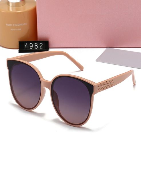 1pcs fashion sunglass eyewear sun glass designer brand sunglasses for women uv400 polarized travel beach fashion stree3034063, White;black
1pcs fashion sunglass eyewear sun glass designer brand sunglasses for women uv400 polarized travel beach fashion stree3034063, White;black