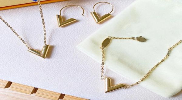 luxury designer jewelry women039s necklace gold v cuban men039s chain pendant stainless steel bracelet earring set fashion s3541332, Silver
luxury designer jewelry women039s necklace gold v cuban men039s chain pendant stainless steel bracelet earring set fashion s3541332, Silver