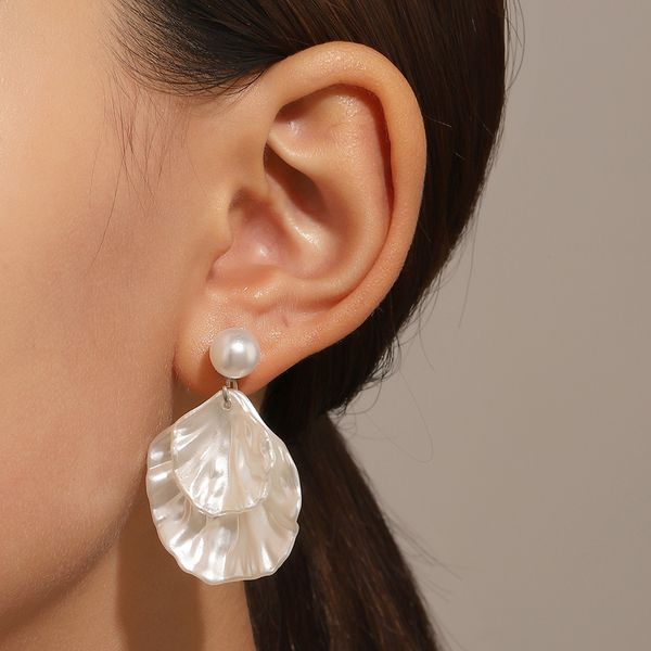 fashion luxury pearl earring designer 18k gold plated 925 silver earrings women wedding earring designer jewelry simple pearl shell stud ear, Golden;silver
fashion luxury pearl earring designer 18k gold plated 925 silver earrings women wedding earring designer jewelry simple pearl shell stud ear, Golden;silver