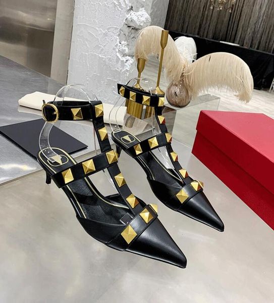 2021 designer v logo women high heel pointed toe sandals with rivets genuine leather lady wedding shoes 3542 dust bag3922031, Black
2021 designer v logo women high heel pointed toe sandals with rivets genuine leather lady wedding shoes 3542 dust bag3922031, Black