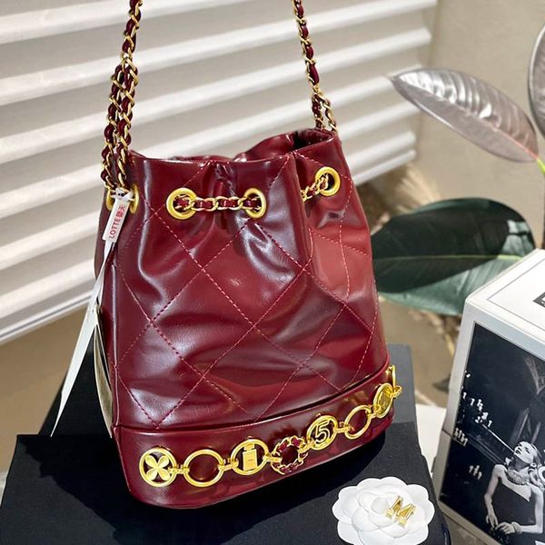 vintage portable women badge bucket bag diamond lattice leather quilted luxury handbag classic crossbody designer purse outdoor travel shoul
vintage portable women badge bucket bag diamond lattice leather quilted luxury handbag classic crossbody designer purse outdoor travel shoul