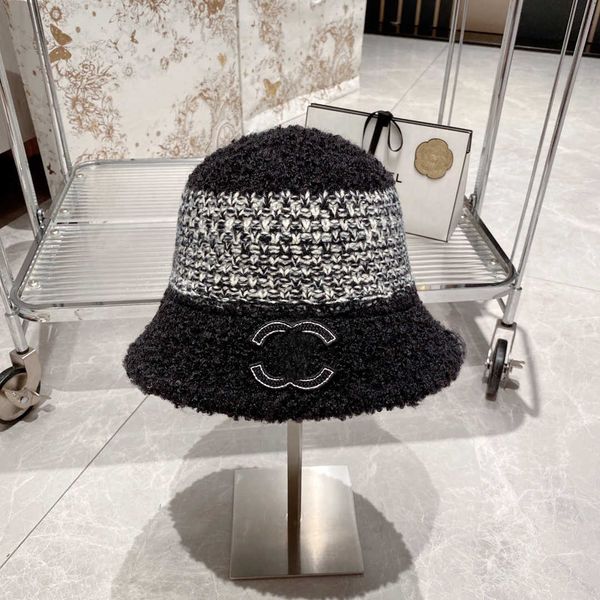 fashion designer hats men's and women's beanie fall/winter thermal knit hat ski brand bonnet plaid hat luxury warm cap 8bs7, Blue;gray
fashion designer hats men's and women's beanie fall/winter thermal knit hat ski brand bonnet plaid hat luxury warm cap 8bs7, Blue;gray