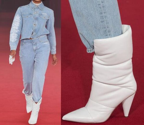 foreign trade large size booties star snow boots cone high heel pointed bare boots tide female thick middle shoes comfortable warm3943957, Black
foreign trade large size booties star snow boots cone high heel pointed bare boots tide female thick middle shoes comfortable warm3943957, Black