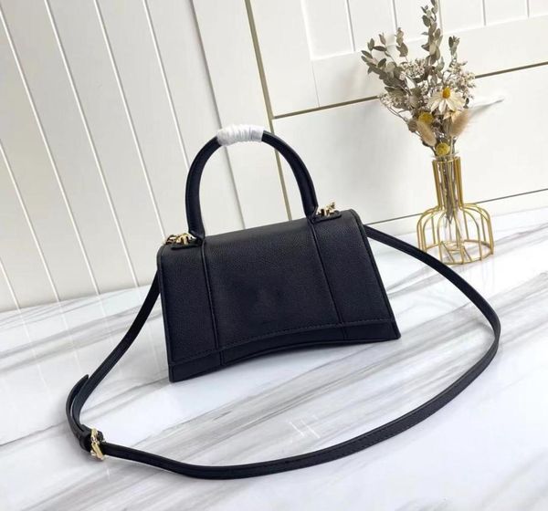 2021 womens genuine leather shoulder bags handbag luxury brand letter fashion crocodile pattern plain litchi arc crossbody bag hig9456154, Red;black
2021 womens genuine leather shoulder bags handbag luxury brand letter fashion crocodile pattern plain litchi arc crossbody bag hig9456154, Red;black
