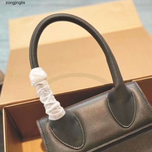 classic lady qualiy designer handbags ladies jacquemmeses bags women french bag premium handbag camera single shoulder stick wide strap genu
classic lady qualiy designer handbags ladies jacquemmeses bags women french bag premium handbag camera single shoulder stick wide strap genu