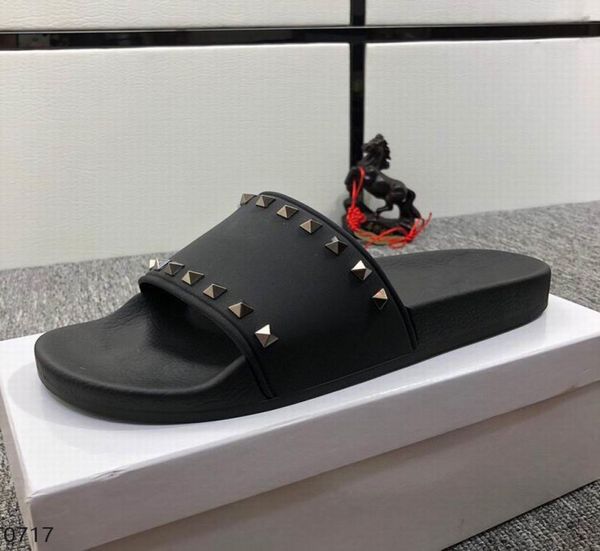 2021 luxury designer men women slides ladies beach slipper rivet stud slippers nonslip mens casual spikes shoes flat rubber slide1380772, Black
2021 luxury designer men women slides ladies beach slipper rivet stud slippers nonslip mens casual spikes shoes flat rubber slide1380772, Black