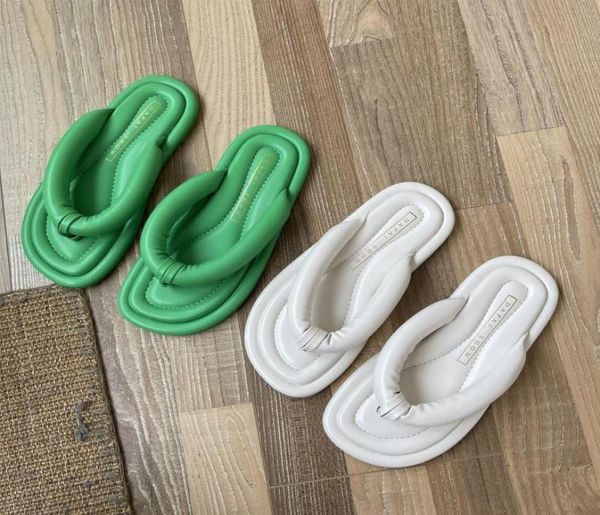 slippers fashion women flat luxury slides rubber flip flops slipers 2021 female beach platform shoes designer hawaiian sandals2277487, Black
slippers fashion women flat luxury slides rubber flip flops slipers 2021 female beach platform shoes designer hawaiian sandals2277487, Black