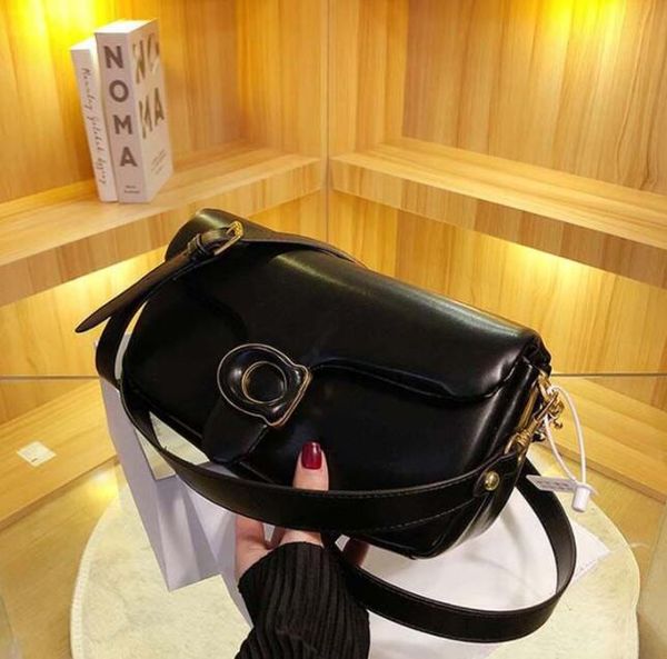 designer bag luxury sunshade cloud handbag womens pillow bag sheepskin warm and sweet full of enthusiasm 2023 latest fashion pillow tiger cl, Black;red
designer bag luxury sunshade cloud handbag womens pillow bag sheepskin warm and sweet full of enthusiasm 2023 latest fashion pillow tiger cl, Black;red