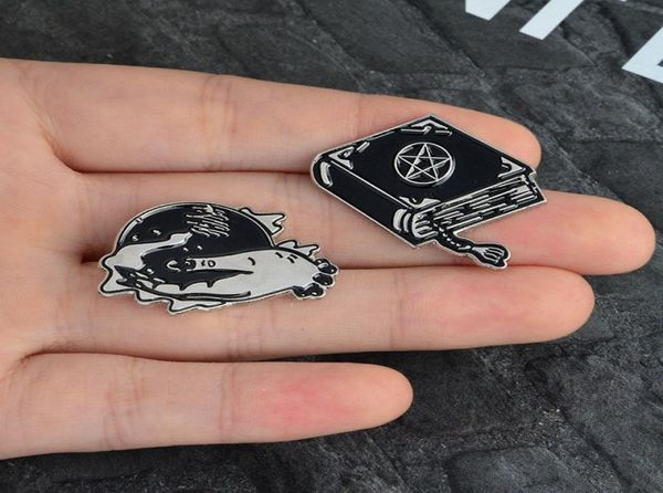 qihe sieraden heksen ban boek en heks hand hekserij pin heks pin magical pin broches badges gift voor heksen7219638, Gray
qihe sieraden heksen ban boek en heks hand hekserij pin heks pin magical pin broches badges gift voor heksen7219638, Gray
