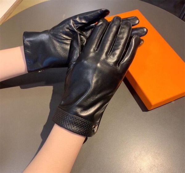 winter warm glove comfortable soft gloves designer pure leather mittens ladies letter mitten with box9101003, Blue;gray
winter warm glove comfortable soft gloves designer pure leather mittens ladies letter mitten with box9101003, Blue;gray
