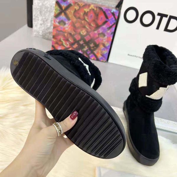 designer boots letter lamb hair short boots thickened snow boots women's new fashionable short boots non slip and warm cotton shoes 06, Black
designer boots letter lamb hair short boots thickened snow boots women's new fashionable short boots non slip and warm cotton shoes 06, Black