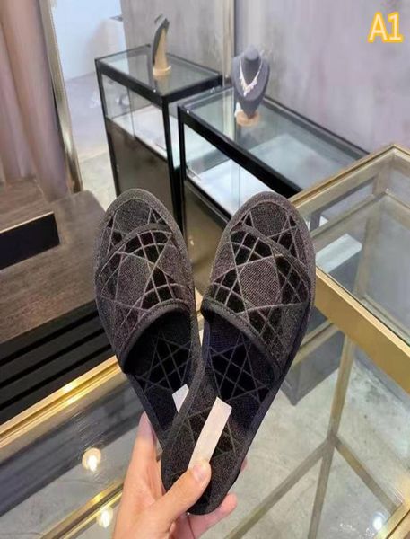2021 paris womens slippers scuffs summer sandals beach slide slippers girls flip flops loafers beautiful embroidered slippers size2723153, Black
2021 paris womens slippers scuffs summer sandals beach slide slippers girls flip flops loafers beautiful embroidered slippers size2723153, Black