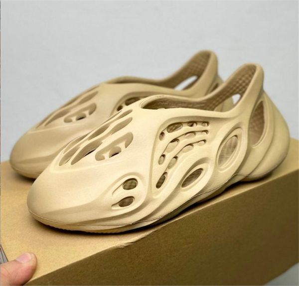 fashion slippers s runer konye slides sandals outdoor shoes triple red white black desert sand bone resin men women trainers4332147
fashion slippers s runer konye slides sandals outdoor shoes triple red white black desert sand bone resin men women trainers4332147