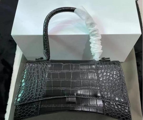 2021 luxury designer handbag ladies fashion shoulder bag wallet crocodile moon diagonal bag evening bags color options7118637, Red;black
2021 luxury designer handbag ladies fashion shoulder bag wallet crocodile moon diagonal bag evening bags color options7118637, Red;black