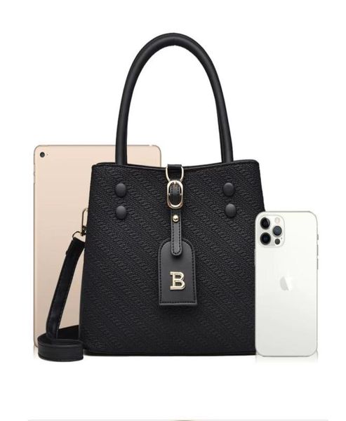 large capacity bag handbag 2022 autumn and winter new fashion leather shoulder messenger bag women4504119, Black;red
large capacity bag handbag 2022 autumn and winter new fashion leather shoulder messenger bag women4504119, Black;red