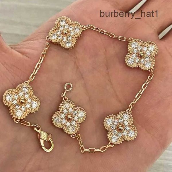 2023 luxury designer charm bracelet clover pearl 4 pieces 18k gold necklace earrings wedding laser brand v0zn, Black
2023 luxury designer charm bracelet clover pearl 4 pieces 18k gold necklace earrings wedding laser brand v0zn, Black