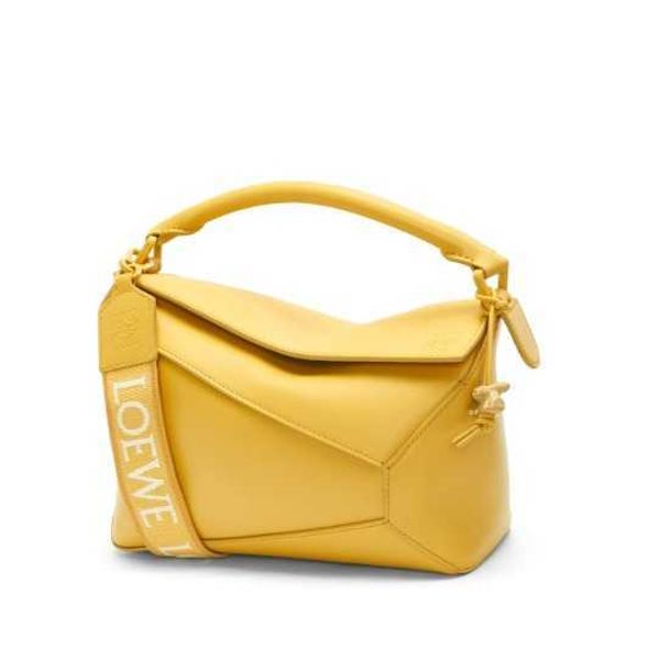 women loeweei luxury bag small puzzle edge bag in satin calfskin-pale yellow fashion shoulder bags
women loeweei luxury bag small puzzle edge bag in satin calfskin-pale yellow fashion shoulder bags