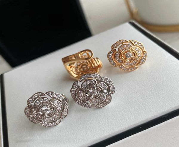 2022 brand pure 925 sterling silver earrings rose gold flower camellia clip design earrings diamond fine luxury lady5662962, Golden
2022 brand pure 925 sterling silver earrings rose gold flower camellia clip design earrings diamond fine luxury lady5662962, Golden