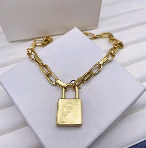 2022 retro men women necklaces lock design letters b personality chain europe and the united states whole jewelry7297341, Silver
2022 retro men women necklaces lock design letters b personality chain europe and the united states whole jewelry7297341, Silver
