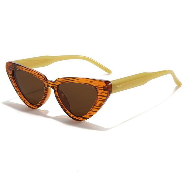 small frame cat eye sunglasses retro for women high end fashion triangle, White;black
small frame cat eye sunglasses retro for women high end fashion triangle, White;black