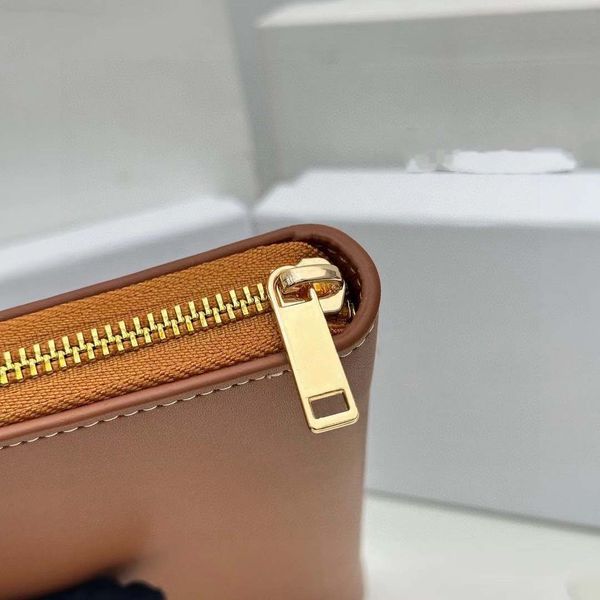 2023 new designer wallet purse class cowhide women luxury wallet credit card holder handbag zipper zero wallets brown women handbag, Red;black
2023 new designer wallet purse class cowhide women luxury wallet credit card holder handbag zipper zero wallets brown women handbag, Red;black