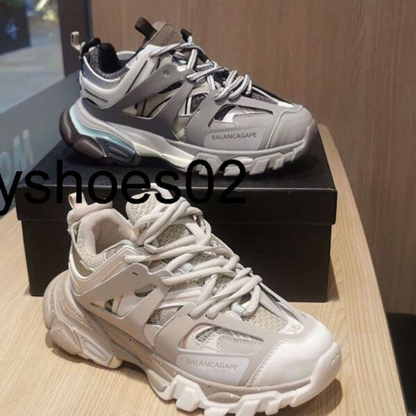 balenciga third generation autumn thick sole dad's shoes women's genuine leather ultra light casual small sports shoes women, Black
balenciga third generation autumn thick sole dad's shoes women's genuine leather ultra light casual small sports shoes women, Black