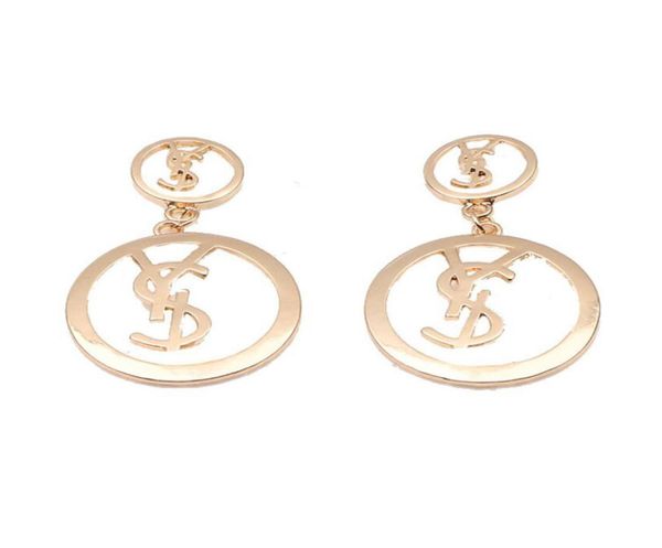 designers womens brand designer letters earrings stud ear cuff women elegance temperament simple ladies wedding party jewelry acce5177985, Golden;silver
designers womens brand designer letters earrings stud ear cuff women elegance temperament simple ladies wedding party jewelry acce5177985, Golden;silver