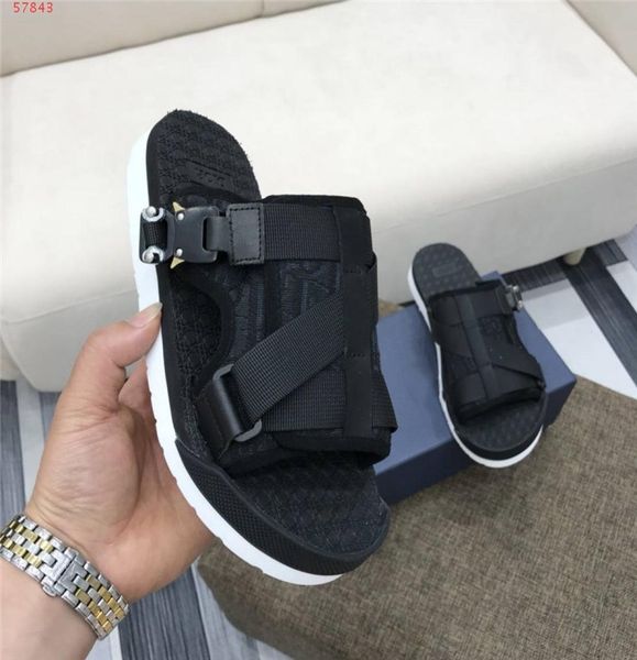 2021 fashion classic temperament men slippers printed leather knitted patchwork men039s shoes black and white buckle design8237170
2021 fashion classic temperament men slippers printed leather knitted patchwork men039s shoes black and white buckle design8237170