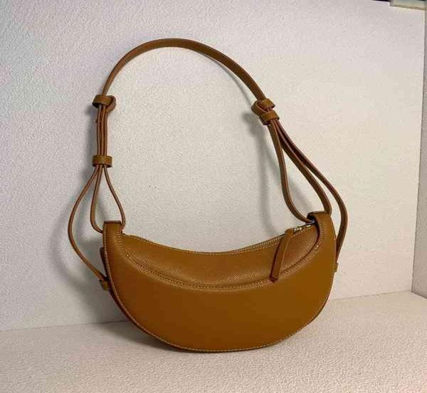 2022 . new number ten half moon armpit single shoulder messenger saddle women's bag2730356
2022 . new number ten half moon armpit single shoulder messenger saddle women's bag2730356