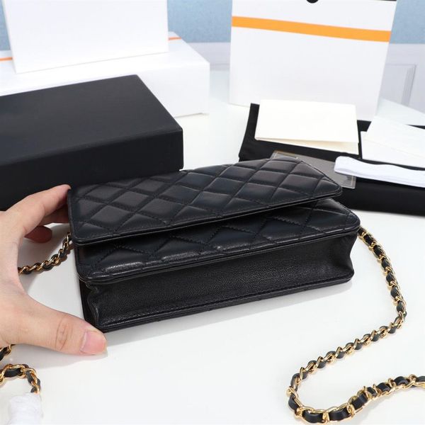 quality genuinel leather mens wallet with box luxurys designers wallet womens wallets purese credit card holder passport 227o, Red;black
quality genuinel leather mens wallet with box luxurys designers wallet womens wallets purese credit card holder passport 227o, Red;black