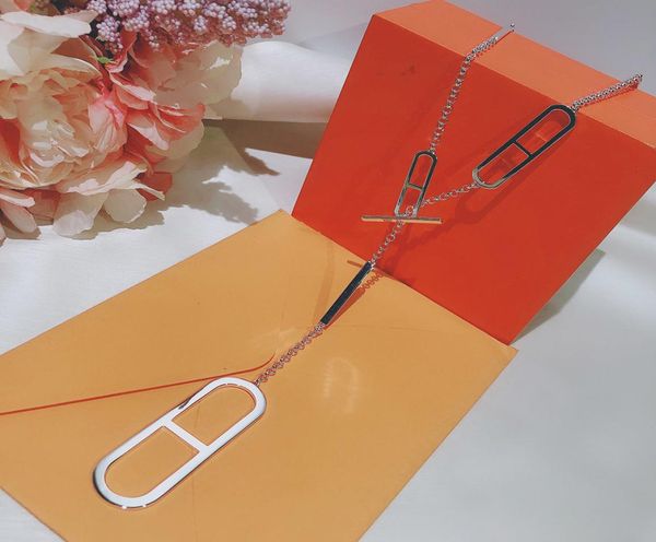 brand for women letter round h lock jewelry s925 silver necklace set france quality superior quality luxurious sweater chain 201126870594
brand for women letter round h lock jewelry s925 silver necklace set france quality superior quality luxurious sweater chain 201126870594