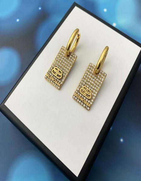2021 fashion brand retro b letter earrings women039s brass material old fashion small exaggerated earrings3959608, Golden;silver
2021 fashion brand retro b letter earrings women039s brass material old fashion small exaggerated earrings3959608, Golden;silver