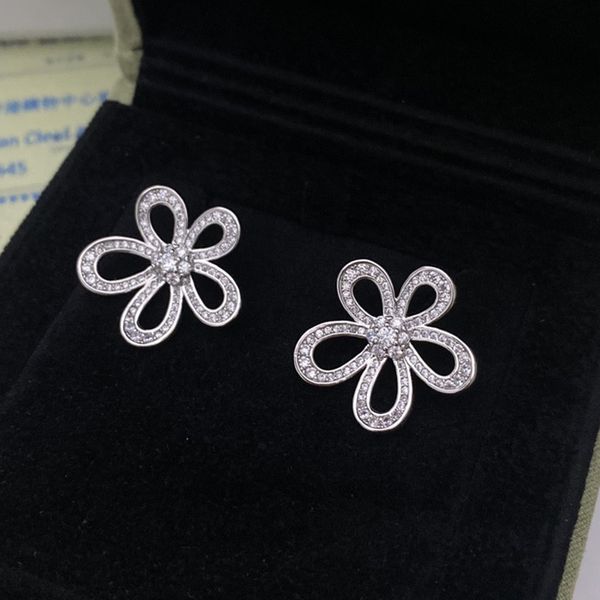 va designer earrings starfish designer earrings for women new fashion earring love earrings brand simple letters diamond lady jewelry ear st, Golden;silver
va designer earrings starfish designer earrings for women new fashion earring love earrings brand simple letters diamond lady jewelry ear st, Golden;silver