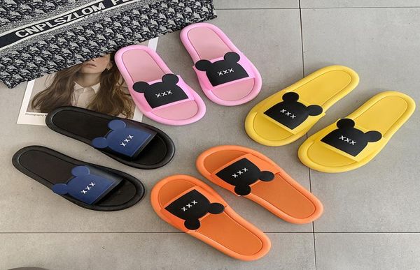 2020 new net celebrity trendy fashion slippers female korean cartoon bear wear nonslip port style street style student female sli3449193, Black
2020 new net celebrity trendy fashion slippers female korean cartoon bear wear nonslip port style street style student female sli3449193, Black