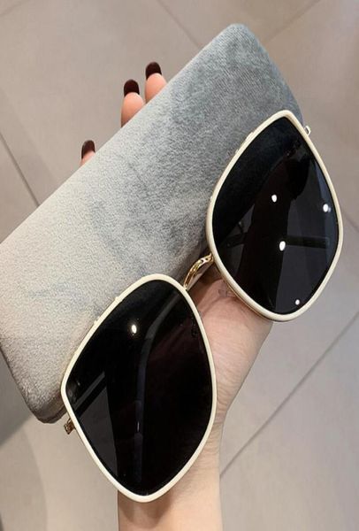 metal classic vintage women sunglasses female driving eyewear retro full frame sun glasses for women8204407, White;black
metal classic vintage women sunglasses female driving eyewear retro full frame sun glasses for women8204407, White;black