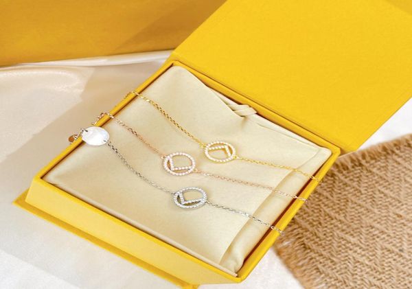 designer bracelet for women pendant diamond designers jewelry gold chain slide luxury silver love bracelets with box heanpok 220513920746
designer bracelet for women pendant diamond designers jewelry gold chain slide luxury silver love bracelets with box heanpok 220513920746