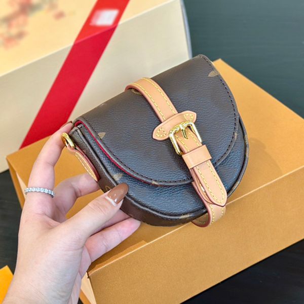luxury designer classic saumur crossbody bag french brand mini shoulder sequence code messenger bag old flowerr paris women fashionable leat
luxury designer classic saumur crossbody bag french brand mini shoulder sequence code messenger bag old flowerr paris women fashionable leat