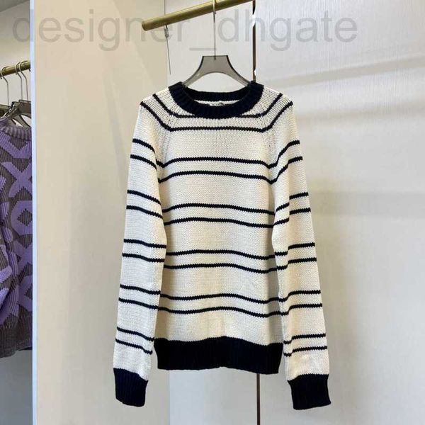 womens sweaters designer autumn new plaid long sleeve sweater embroidery letter contrast design casual wear, White;black
womens sweaters designer autumn new plaid long sleeve sweater embroidery letter contrast design casual wear, White;black